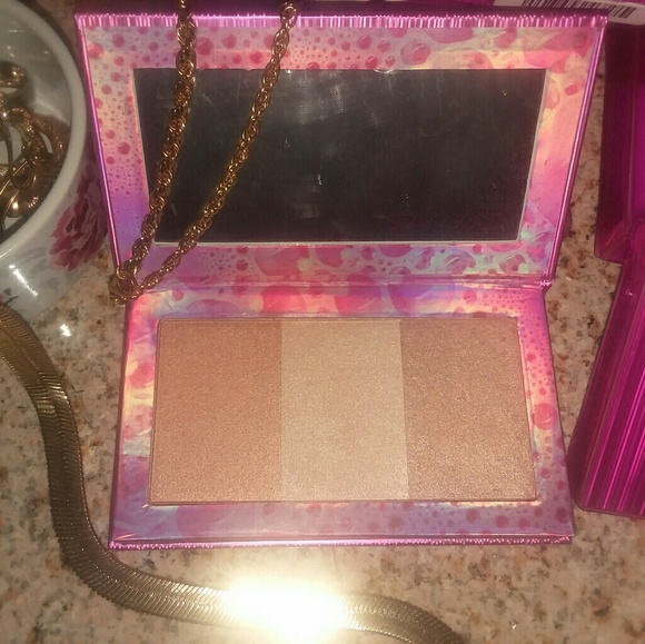 Urban 💜Decay/Highlight Palette - Picture 2 of 8